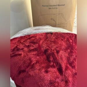 Flannel heated blanket throw